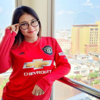 wajah-via-vallen-terpampang-di-akun-instagram-resmi-manchester-united