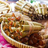 clorot-kue-tradisional-yang-keberadaannya-mulai-sulit-ditemukan