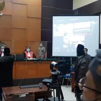 novel-bamukmin-teriak-dan-tunjuk-tunjuk-hakim-saat-walk-out-sidang-hrs