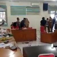 viral-rapat-di-dprd-tanjungbalai-berlangsung-ricuh-begini-ceritanya