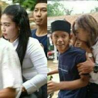 kasihan-di-duga-menipu-2-wanita-cantik-sales-panci-ini-menangis-di-kerumunan-warga