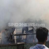 si-jago-merah-lalap-rumah-warga-dan-lapak-di-pulogadung