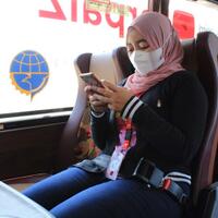 penting-gunakan-sabuk-pengaman-di-dalam-bus