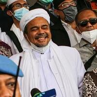 alih-alih-menjawab-rizieq-shihab-mengaji-saat-ditanya-hakim