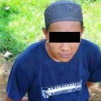 kukuh-penggal-kepala-ayah-kandung-lalu-ditenteng-keliling-kampung