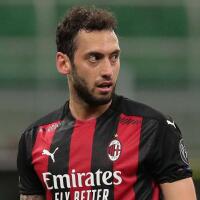 hakan-calhanoglu-siap-perpanjang-kontrak-dengan-milan-donnarumma-masih-tanda-tanya