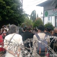 polisi-informasikan-agar-sidang-rizieq-kembali-online-gegara-kericuhan-hari-ini