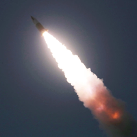 makin-sengit-iran-mendadak-tembakan-rudal-ke-israel-sinyal-peperangan