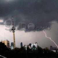 hujan-petir-berpotensi-landa-jaksel-jaktim-jakbar-siang-hingga-sore