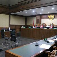 terdakwa-penyuap-eks-sekretaris-ma-nurhadi-hadapi-sidang-putusan-hari-ini