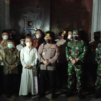 kapolri-hadiri-misa-kamis-putih-gereja-katedral-manado-dijaga-ketat