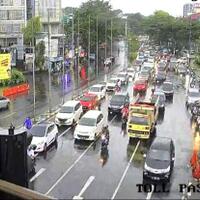 jelang-petang-kendaraan-di-jalanan-kota-bandung-mulai-padat