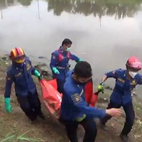 jasad-laki-laki-telanjang-terapung-di-sungai-brantas-kediri