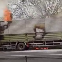 macet-mobil-ekspedisi-terbakar-di-tol-tangerang-merak