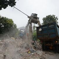 anies-perintahkan-penggusuran-di-kampung-bayam-dan-25-kios-pedagang-di-tebet