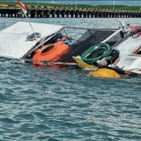 keluarga-korban-tabrakan-kapal-laut-indramayu-menunggu-di-tpi-eretan