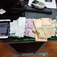 jualan-togel-di-wc-umum-pria-ini-tak-berkutik-diringkus-anggota-polresta-manado