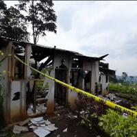 warga-mengamuk-rusak-dan-bakar-lokasi-pencabulan-gara-gara-guru-ngaji-gauli-muridnya