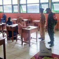 sekolah-di-bawean-mulai-simulasi-pembelajaran-tatap-muka