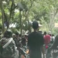 debt-collector-diamuk-massa-3-motor-dilempar-ke-sungai