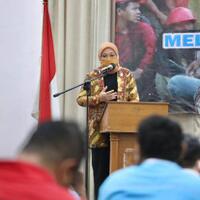 menaker-ida-minta-industri-konstruksi-tingkatkan-keselamatan-dan-kesehatan-kerja