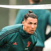 cristiano-ronaldo-dan-kegilaannya-di-dunia-sepak-bola