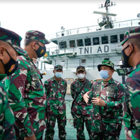 satgas-gulbencal-danrem-162-wb-sambut-tim-satgas-zeni-tni-ad-bangun-tiga-jembatan