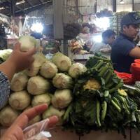 jelang-bulan-puasa-ibu-ibu-mulai-borong-bahan-pokok