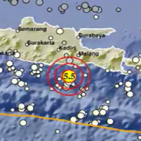 minggu-pagi-gempa-bermagnitudo-55-kembali-mengguncang-malang-warga-berhamburan