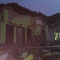 warga-malang-masih-trauma-tidur-dalam-rumah-pasca-gempa