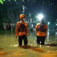 perumahan-bumi-nasio-indah-bekasi-terendam-banjir-mencapai-40-cm