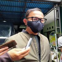 bima-arya-beri-rp1-juta-untuk-satu-buruh-harian-lepas