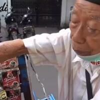 pilu-kisah-warsito-mantan-ajudan-soekarno-kini-jadi-penjual-kopi-keliling