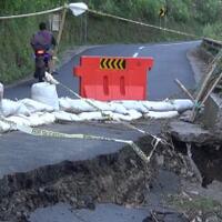 jalur-menuju-bromo-ambles-wisatawan-diharap-hati-hati