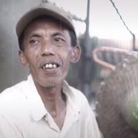 jual-becak-demi-beli-kado-hp-untuk-anak-kisah-bapak-ini-bikin-terenyuh