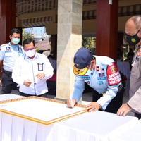 polda-ntb-canangkan-zona-integritas-bersama-satker-dan-satwil