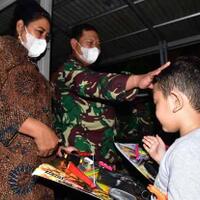 beri-motivasi-ksal-datangi-satu-per-satu-keluarga-korban-kri-nanggala-402