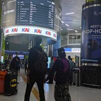 sepekan-jelang-larangan-mudik-stasiun-gambir-diserbu-penumpang-ka-jarak-jauh