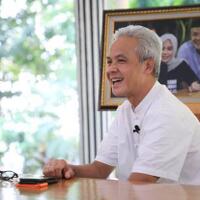 keakraban-dan-keseruan-ganjar-bersama-para-buruh-di-may-day