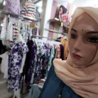 pedagang-baju-muslim-curhat-mau-lebaran-dagangannya-gak-laku