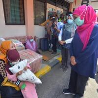 tangis-kartini-pmi-asal-jateng-pecah-saat-bertemu-dan-berdialog-dengan-gubernur-jatim