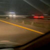 viral-mobil-sedan-ngebut-lawan-arah-di-tol-lingkar-timur-pulo-gebang