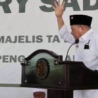 la-nyalla-pesantren-punya-peran-besar-memajukan-indonesia