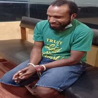 penampakan-victor-yeimo-dpo-aktor-kerusuhan-papua-2019-saat-diperiksa-di-polda