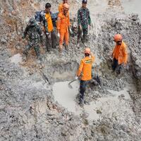tambang-emas-di-solok-selatan-longsor-7-pekerja-tewas-dan-1-hilang