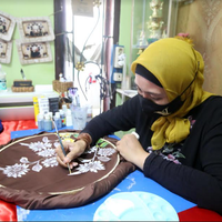 jilbab-dan-masker-lukis-jadi-primadona-jelang-lebaran