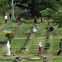 pemerintah-kota-bekasi-larang-ziarah-kubur-selama-lima-hari