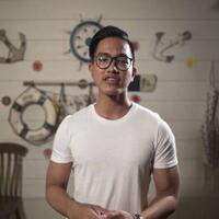 iwan-fals-nilai-kaesang-cocok-jadi-menpora-warganet-cek-rekening-om