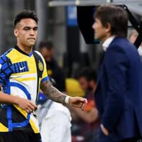 kesal-ditarik-keluar-martinez-ajak-antonio-conte-duel-tinju