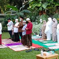 mengintip-kesederhanaan-puasa-dan-lebaran-ketua-dewan-komisioner-ojk